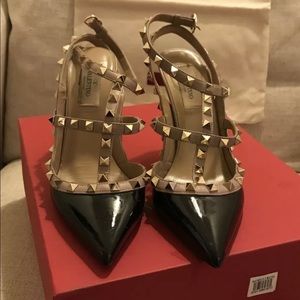 Beautiful and sexy Rockstud T Strap Valentino Shoes. Preloved